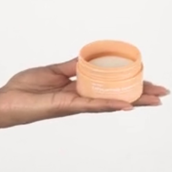 Go-to Exfoliating Swipeys - Picture 15 of 16